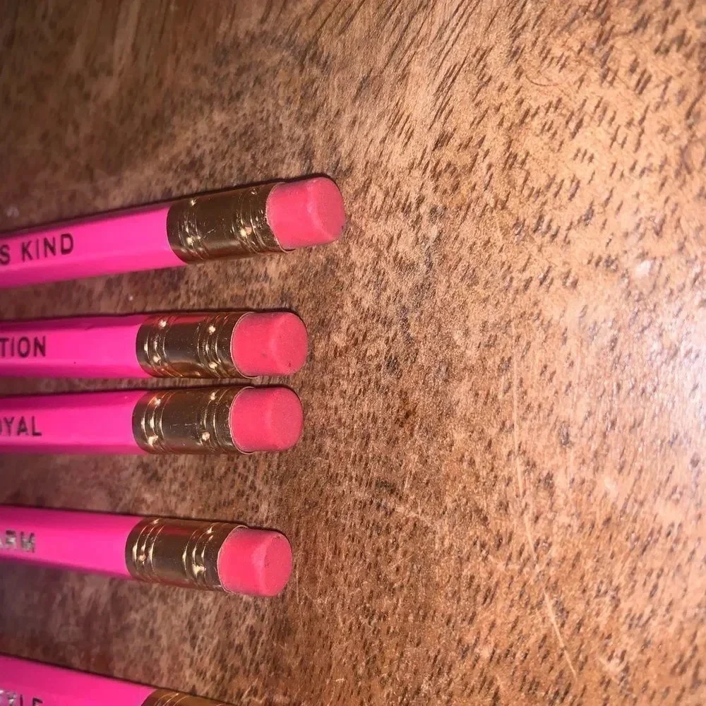 Set 5 SHE HAS STYLE,‎ etc…. pink new pencils